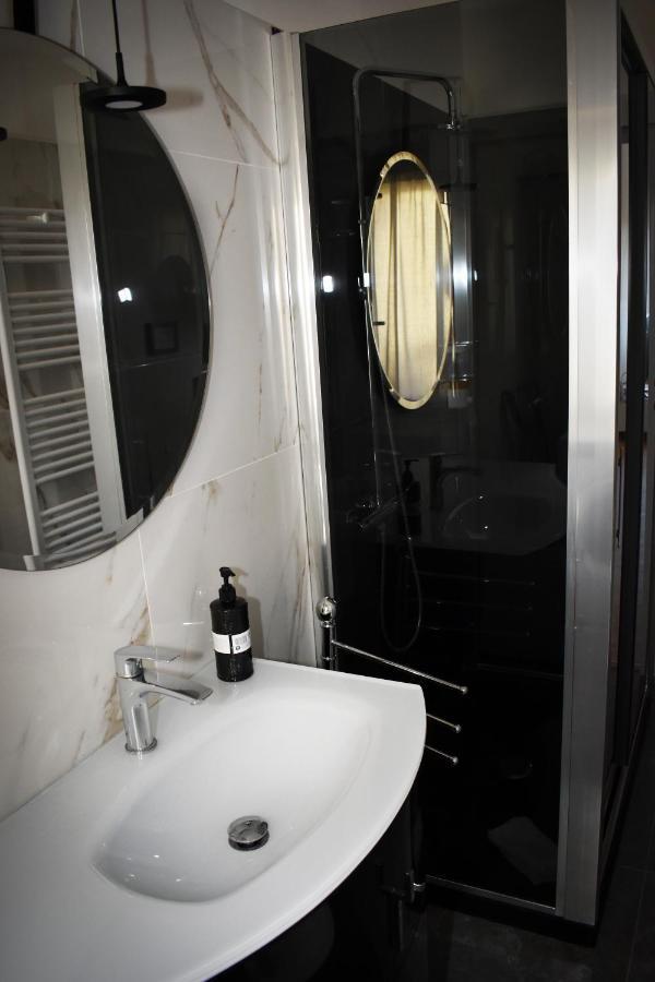 Mau Beach House ลิโด ดิ ออสเตีย ภายนอก รูปภาพ